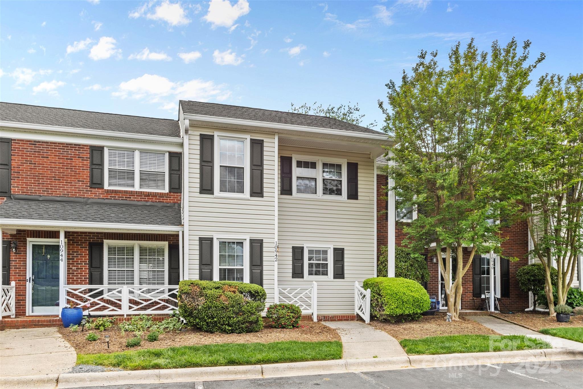10942 Winterbourne Court