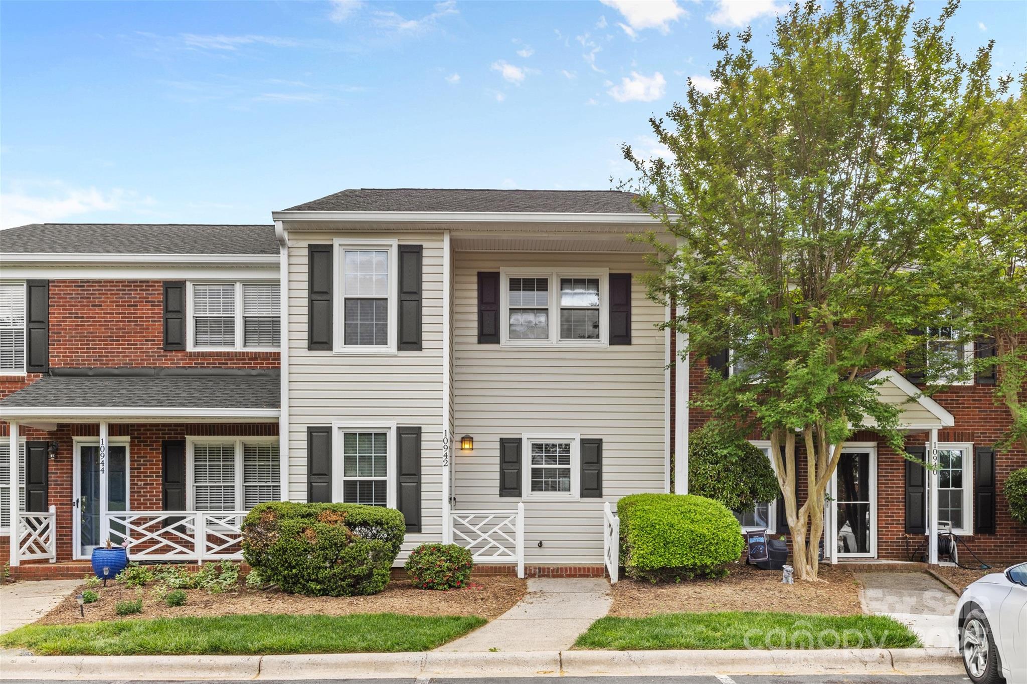 10942 Winterbourne Court