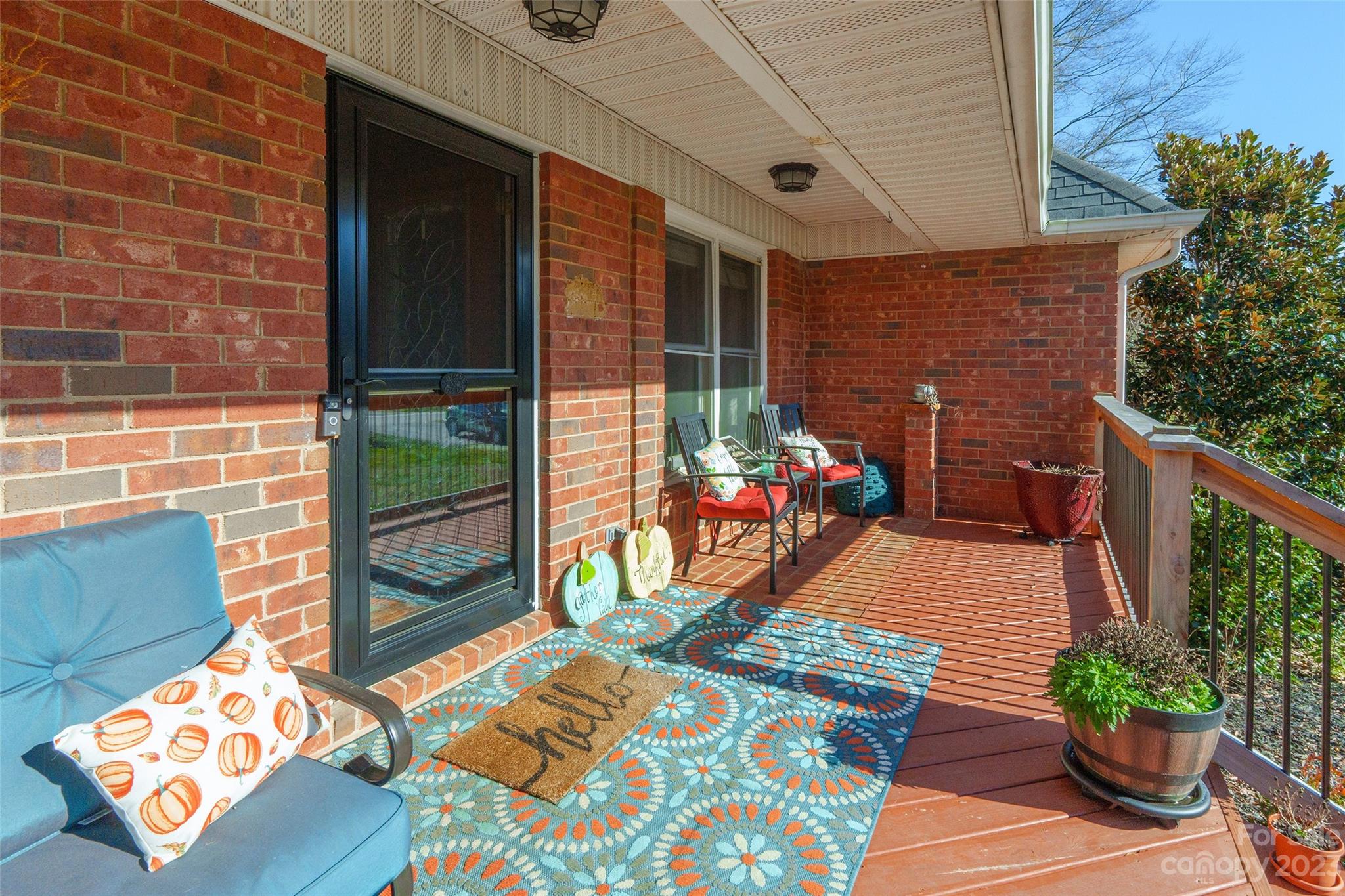 Jamestowne - Residential