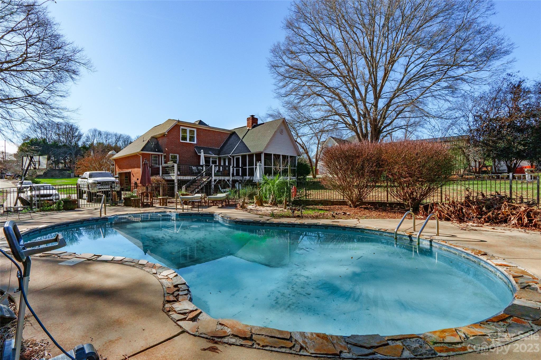 Jamestowne - Residential