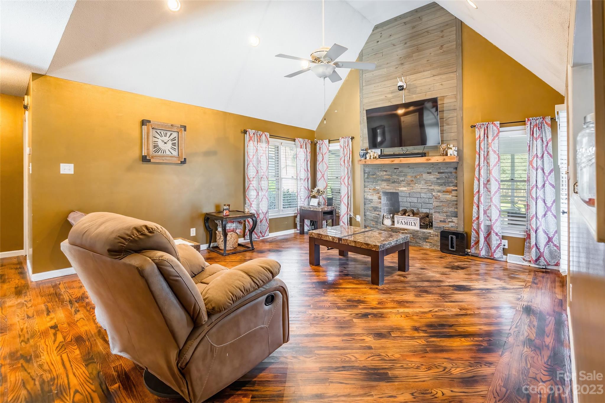 Jamestowne - Residential