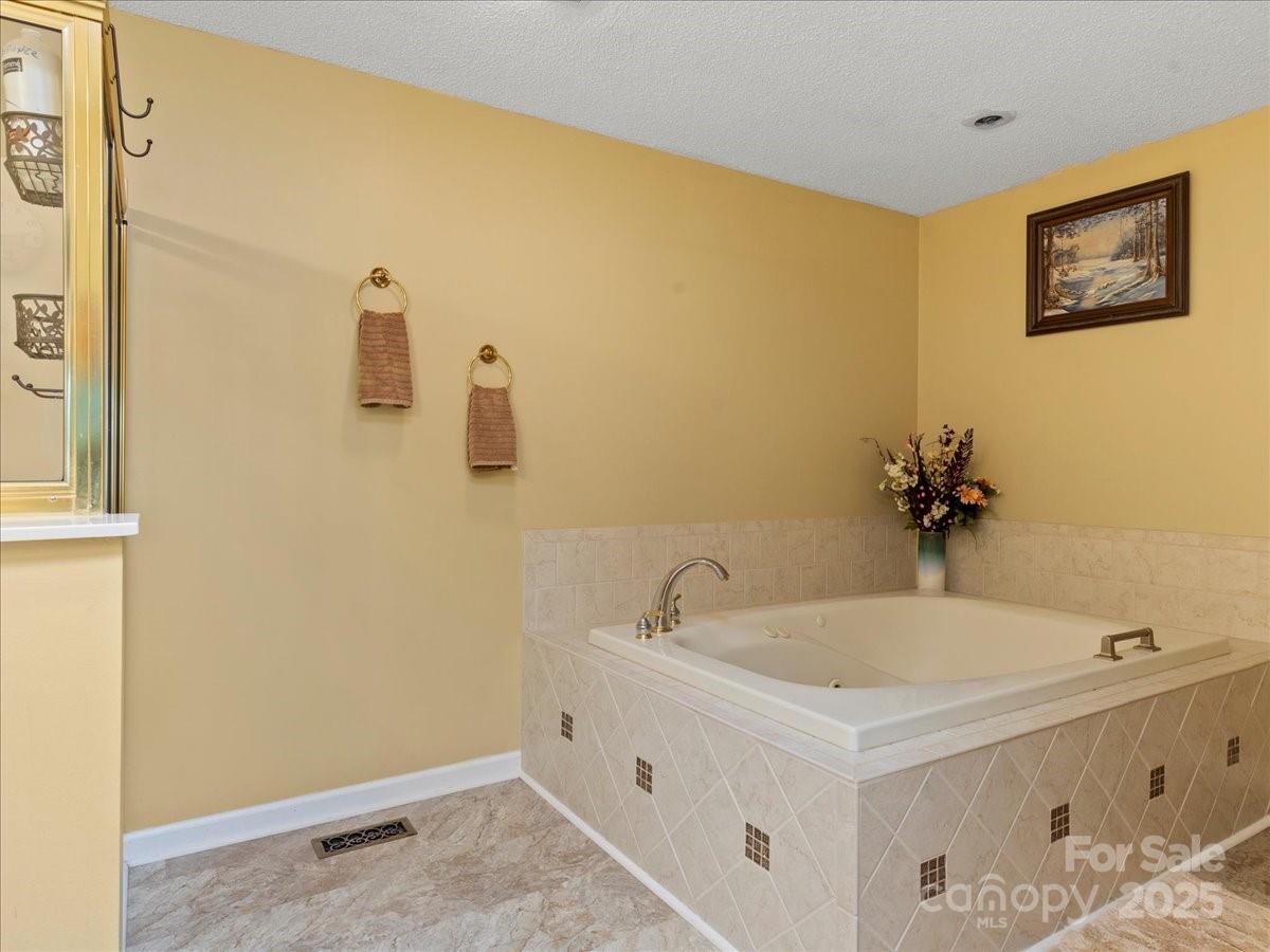 Connestee Falls - Residential