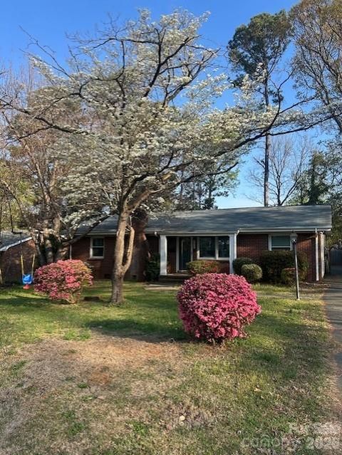 Photo of 4409 Ivanhoe Place, Charlotte, NC 28205 (MLS # 4372127)