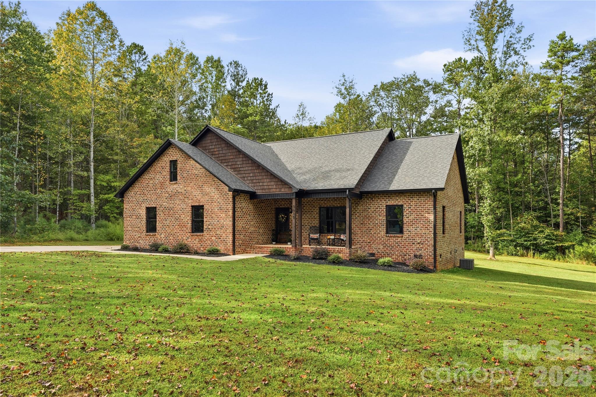 5615 Lou Lane