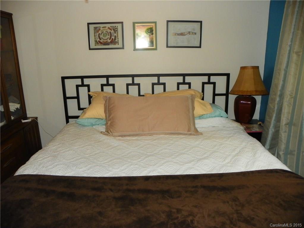 Royal Pines - Residential