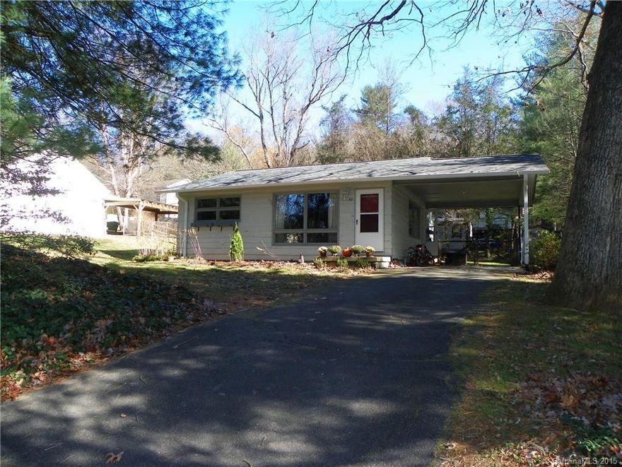 Sweet bungalow in desirable Royal Pines area in the TC Roberson school district. Just adorable 2 bedroom/1 bath with all kinds of character. Get it while its hot!