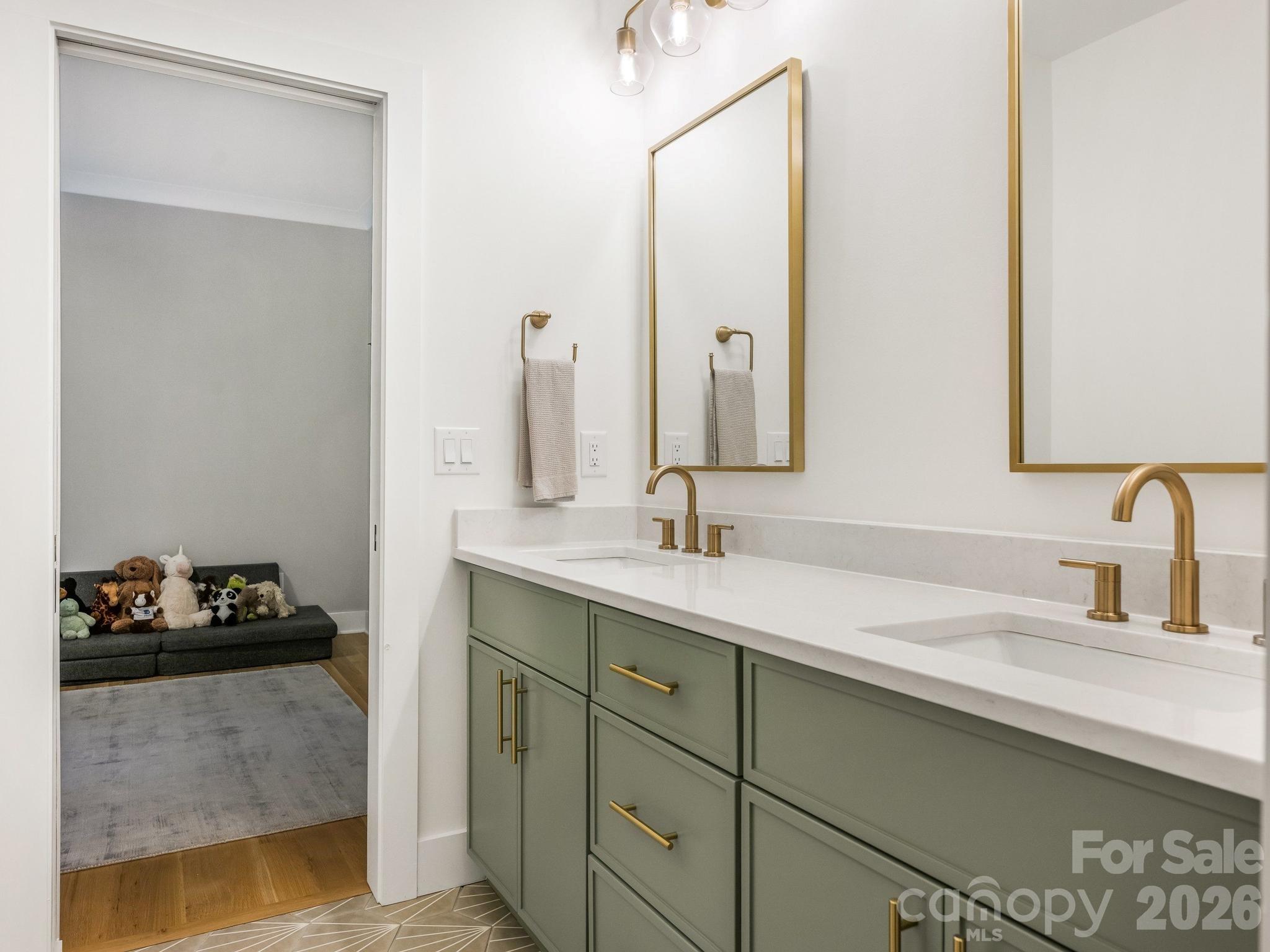 Beverly Woods East - Residential