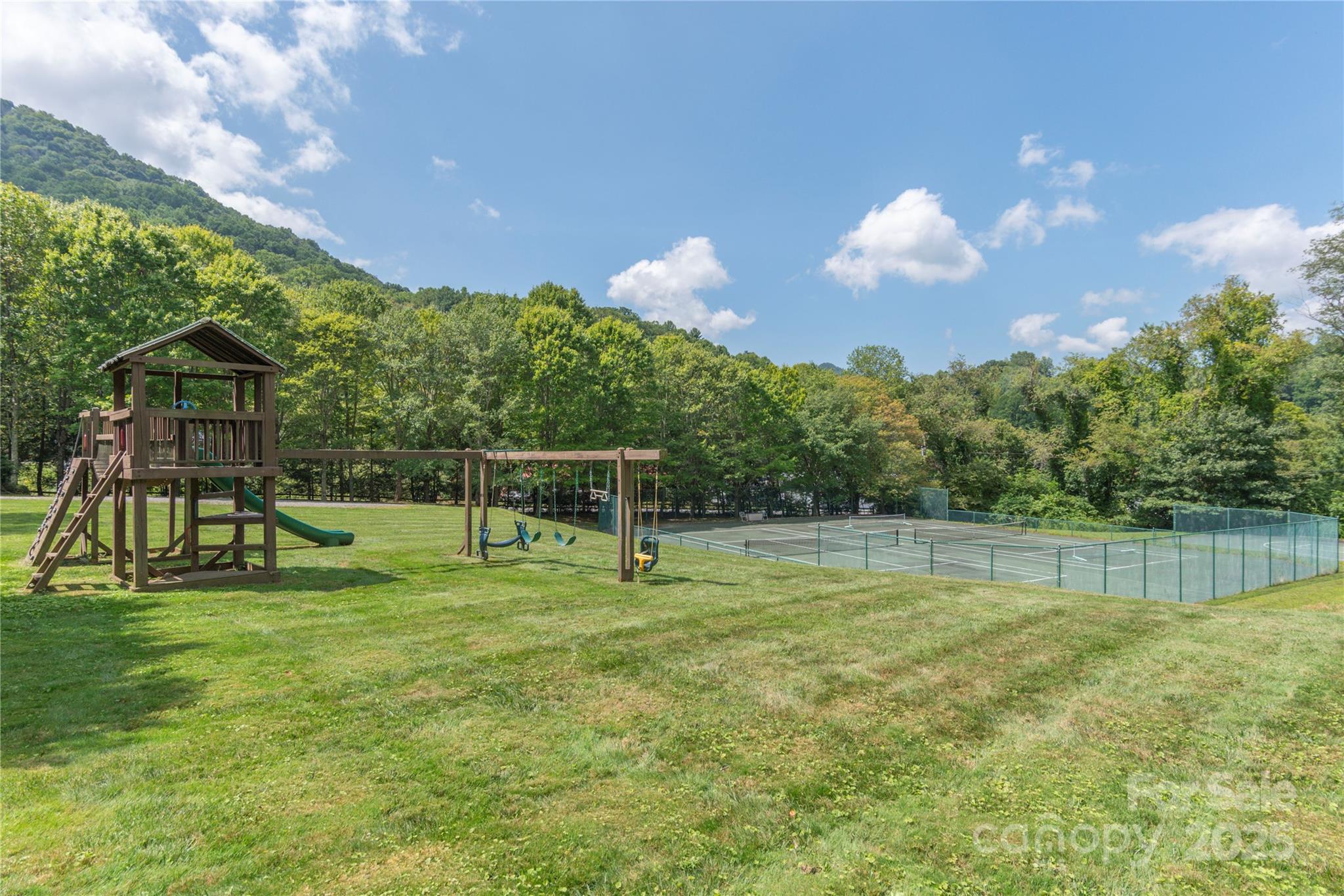 Smoky Mountain Retreat at Ridgewood Estates - Residential