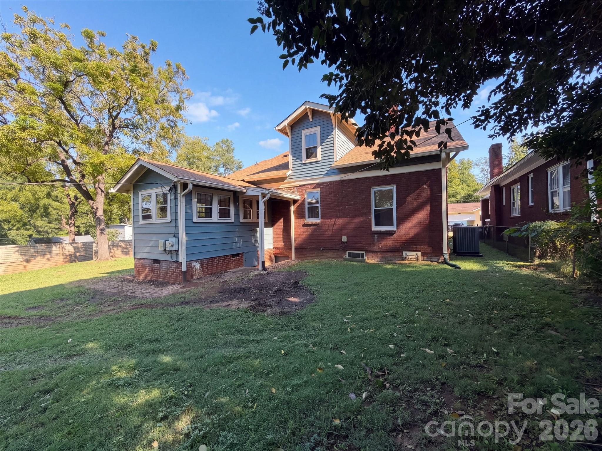 1016 Scales Street