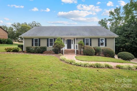 Photo of 3718 Club House Drive NE, Conover, NC 28613 (MLS # 4308341)