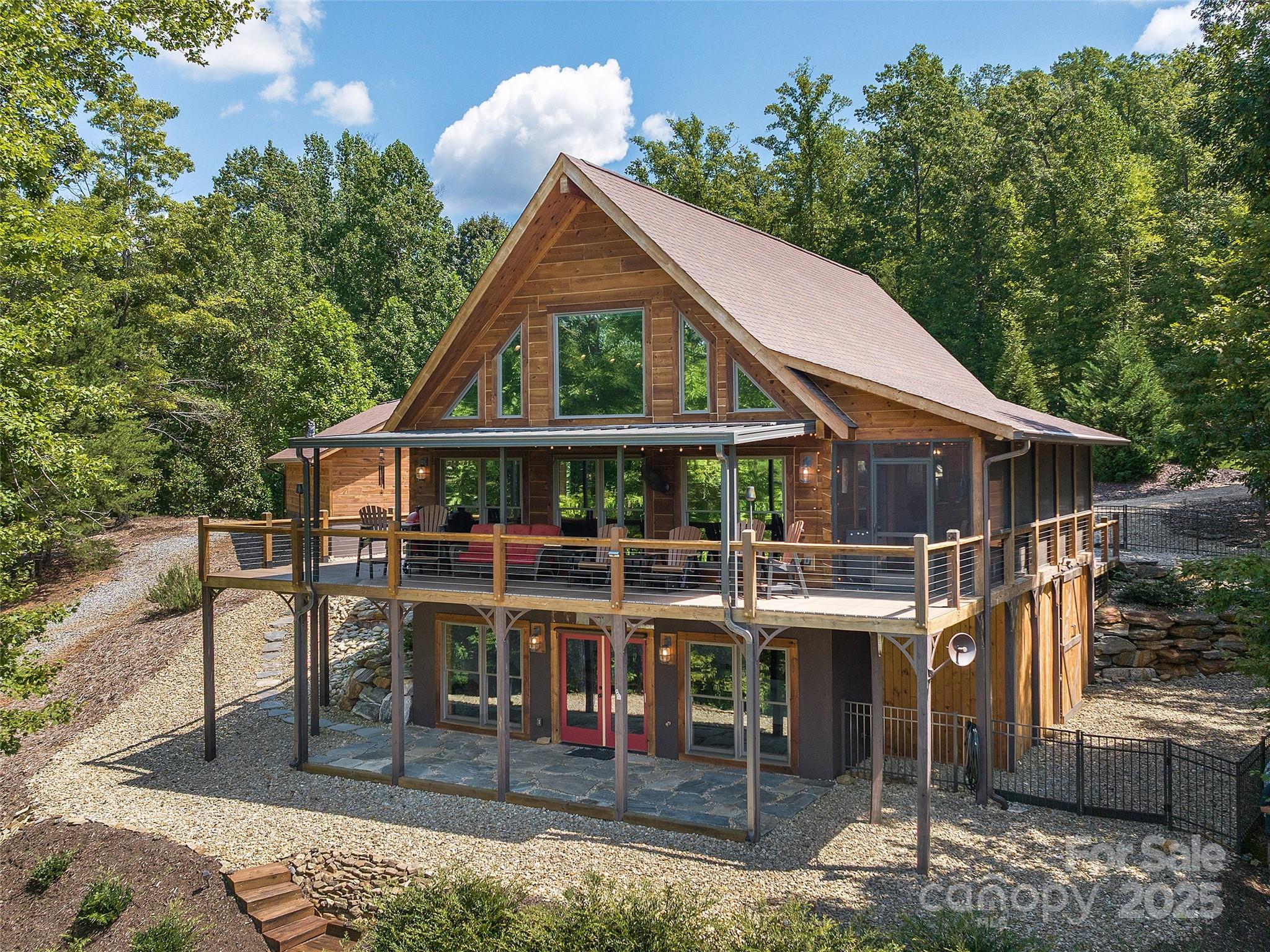 1439 Mountain Parkway