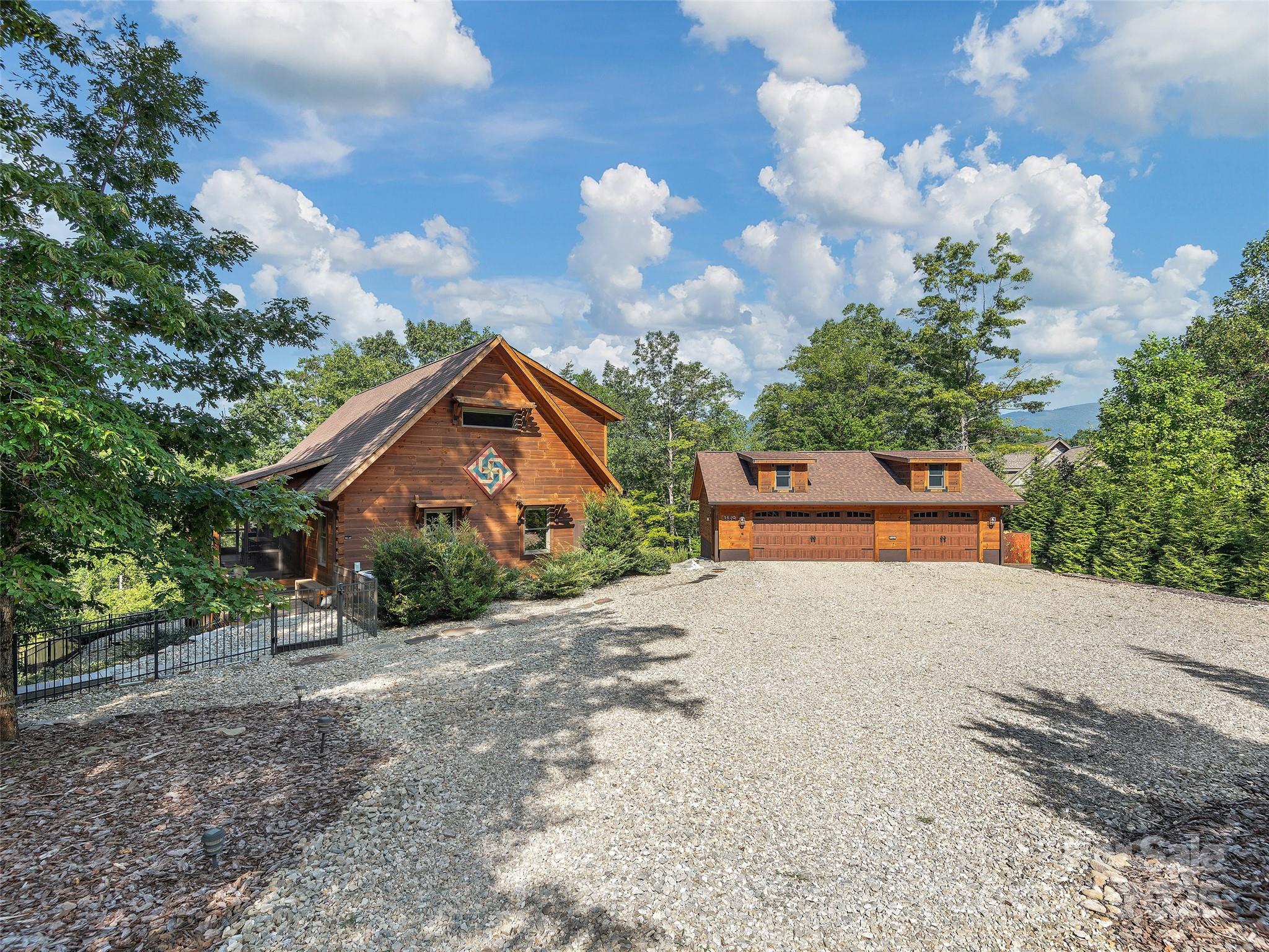 1439 Mountain Parkway