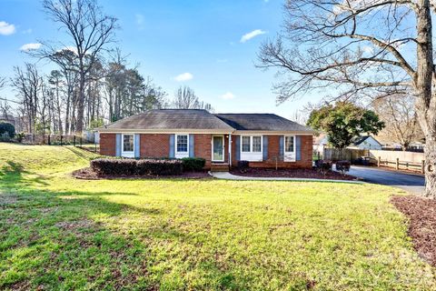 Photo of 2309 Amity Avenue, Gastonia, NC 28054 (MLS # 4352587)