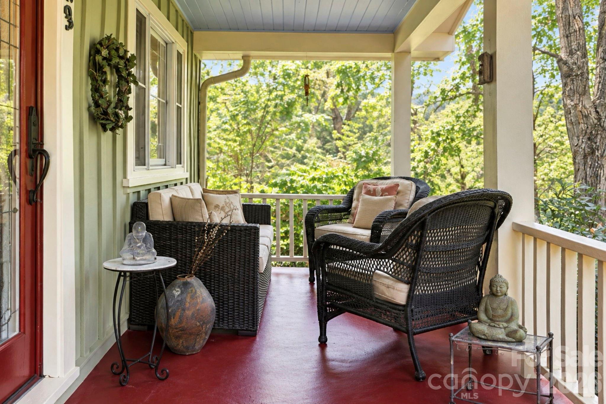 33 Pinecroft Road