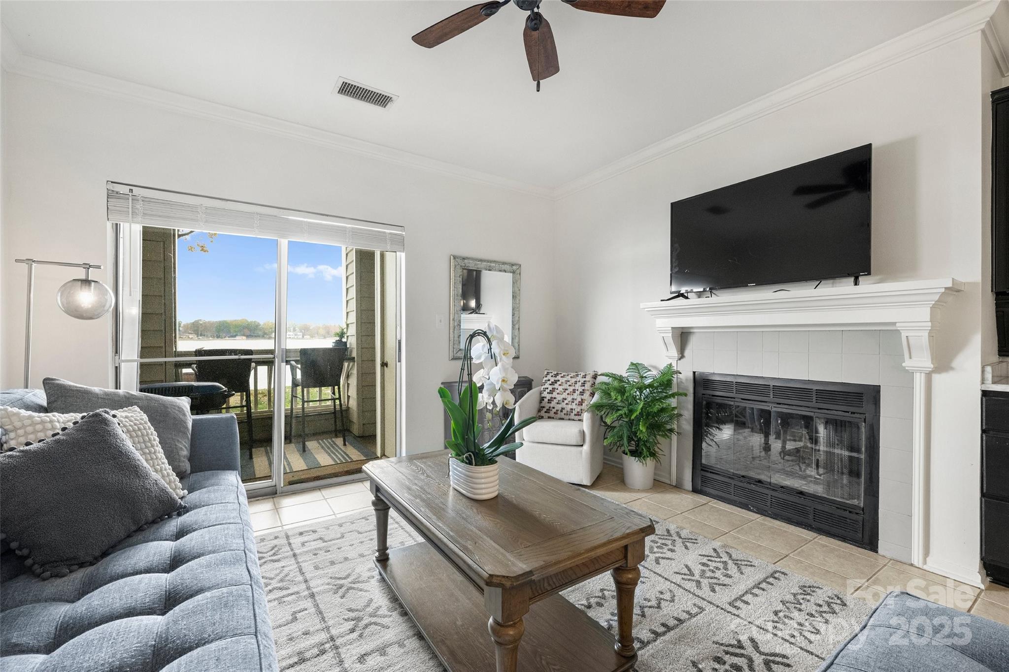 907 Southwest Drive