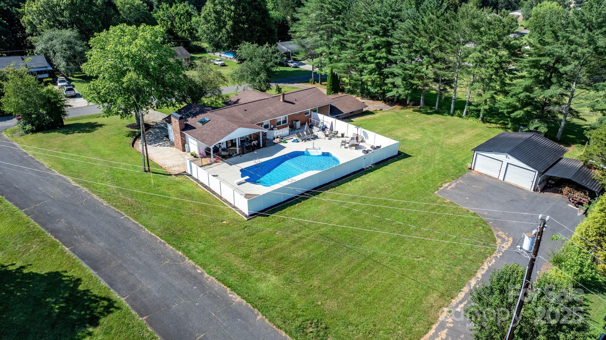2596 SweetBriar Circle