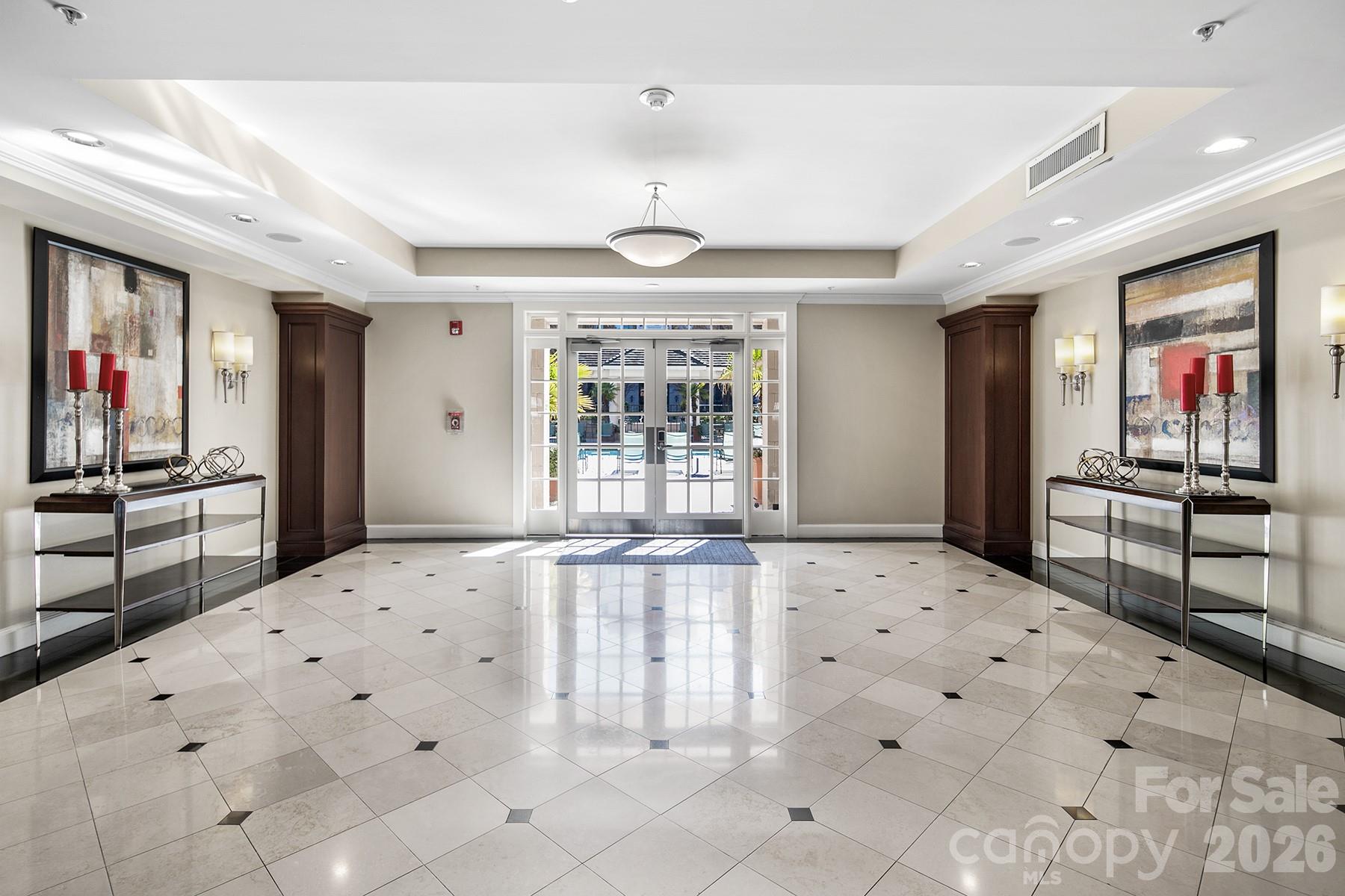 Fifth And Poplar - Residential