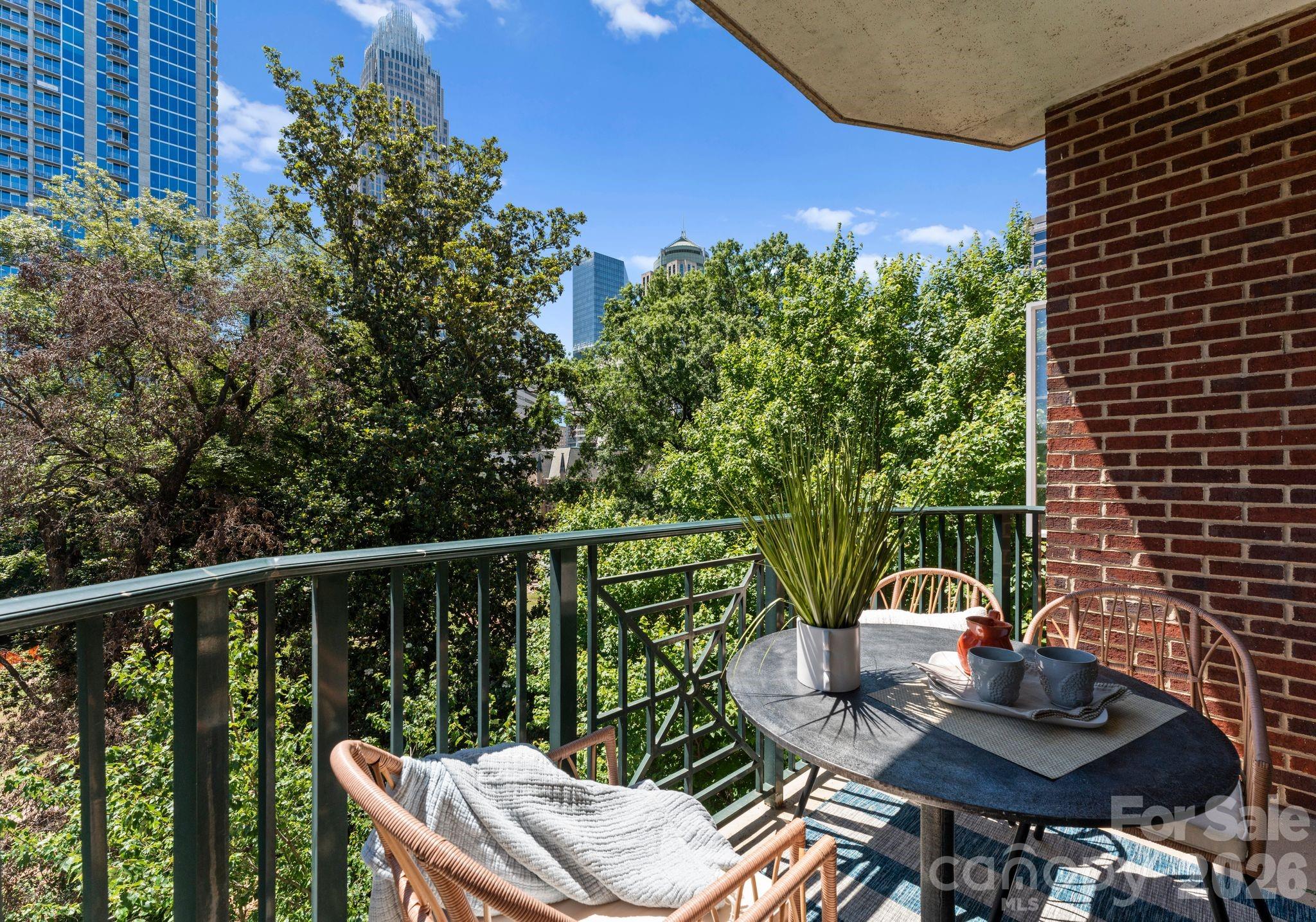 Fifth And Poplar - Residential