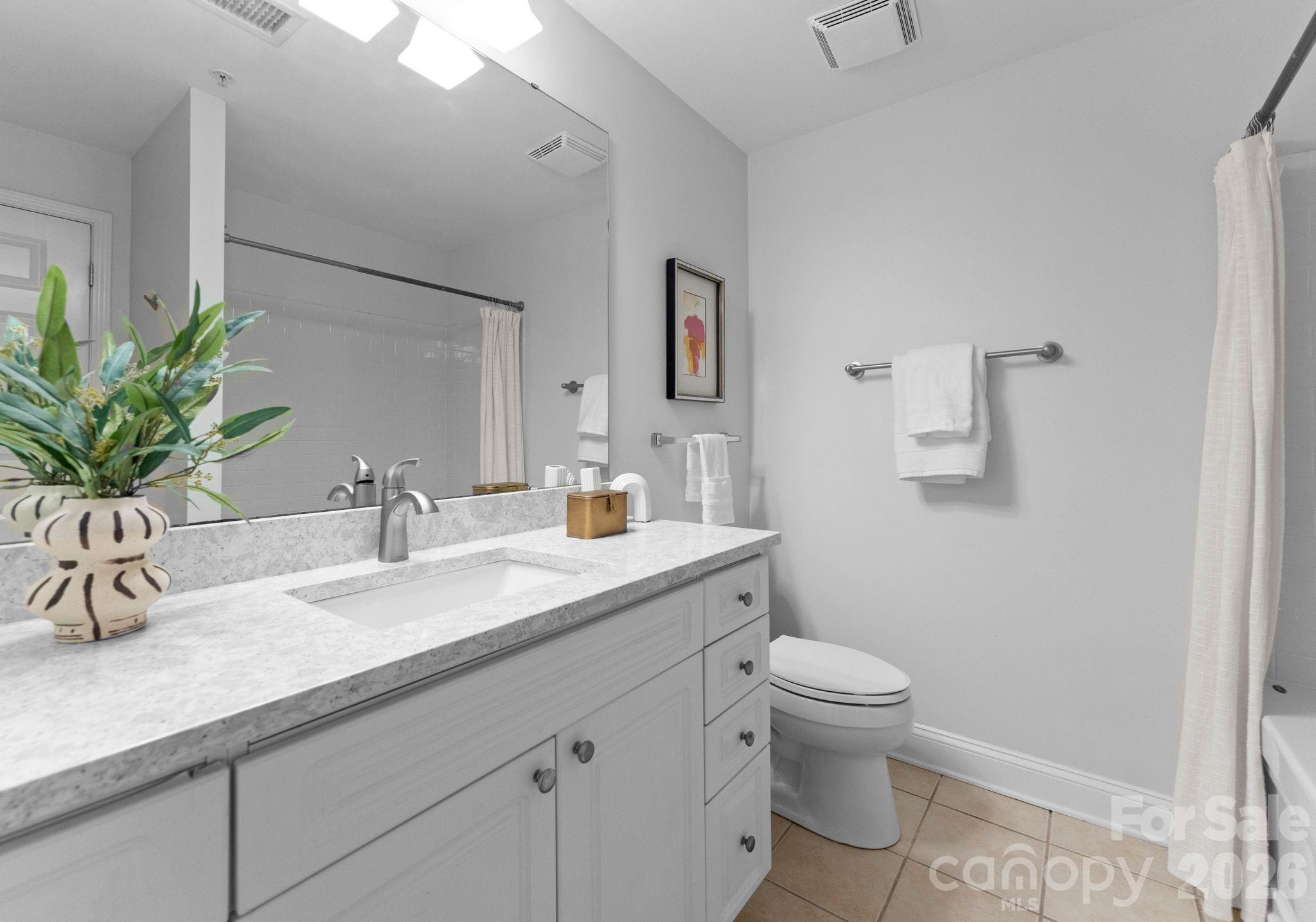 Fifth And Poplar - Residential