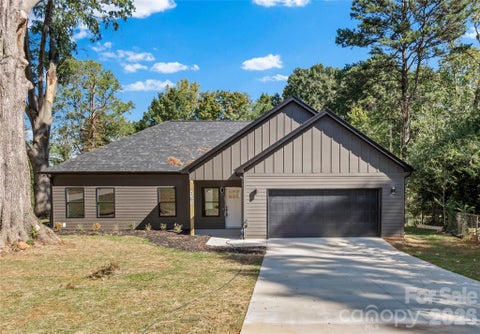 Photo of 2303 Frederick Drive, Winston Salem, NC 27103 (MLS # 4430958)