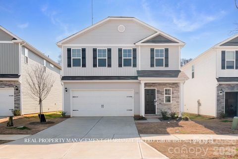 Photo of 7109 Stoney Wood Lane, Charlotte, NC 28215 (MLS # 4355132)