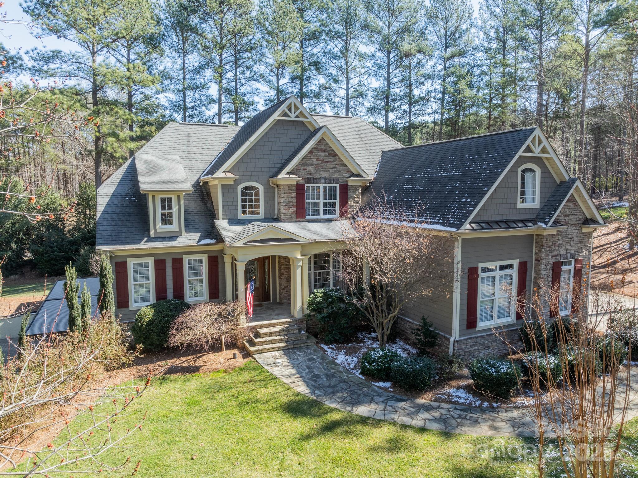 4552 Sawgrass Court