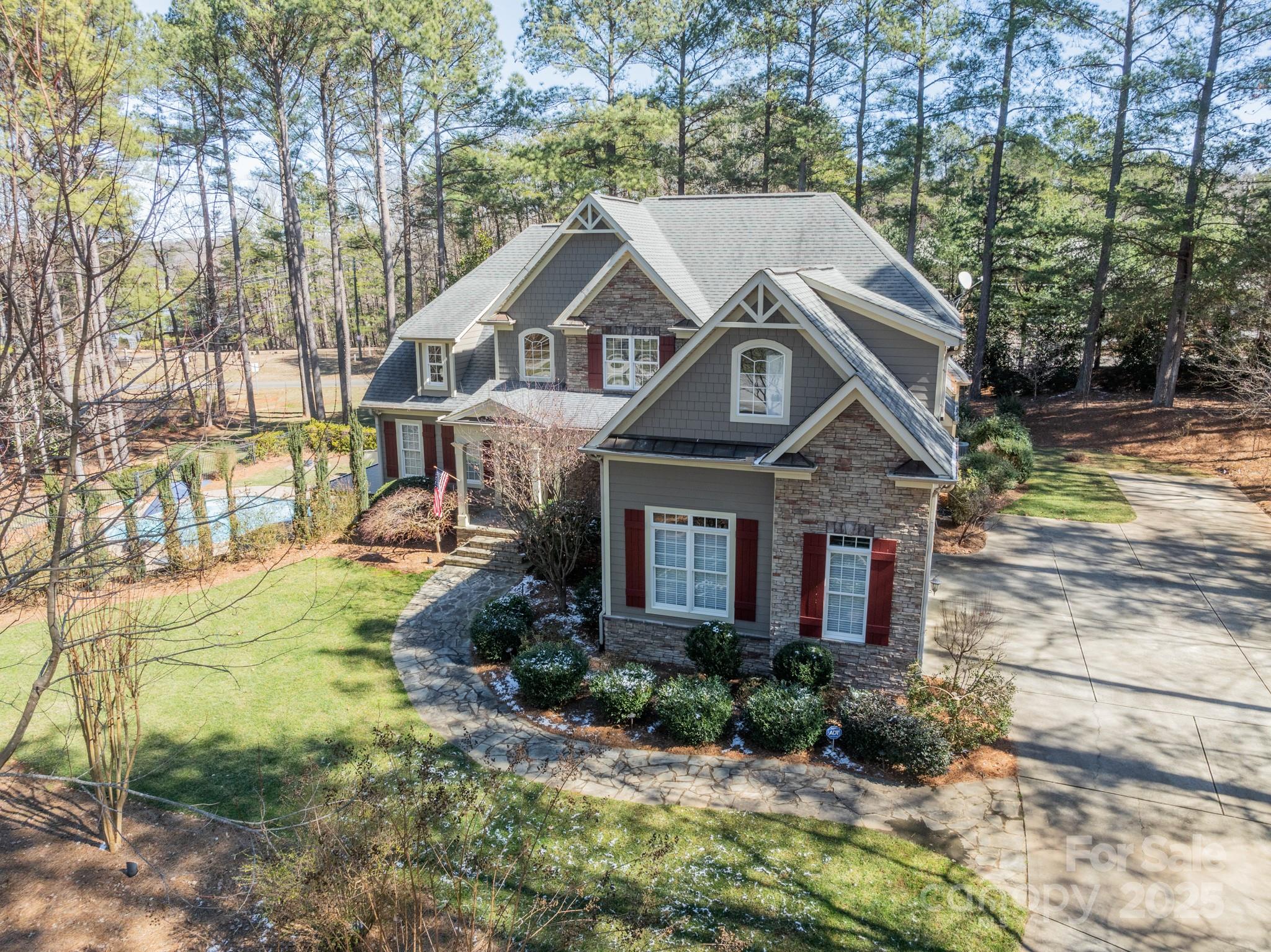 4552 Sawgrass Court