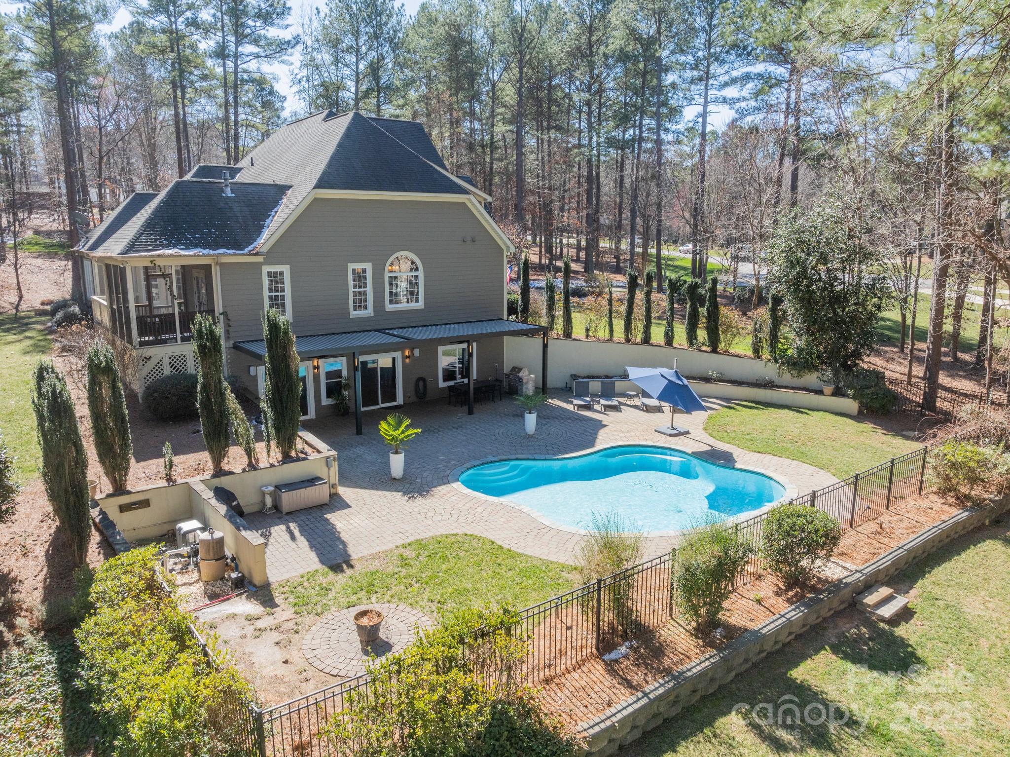 4552 Sawgrass Court