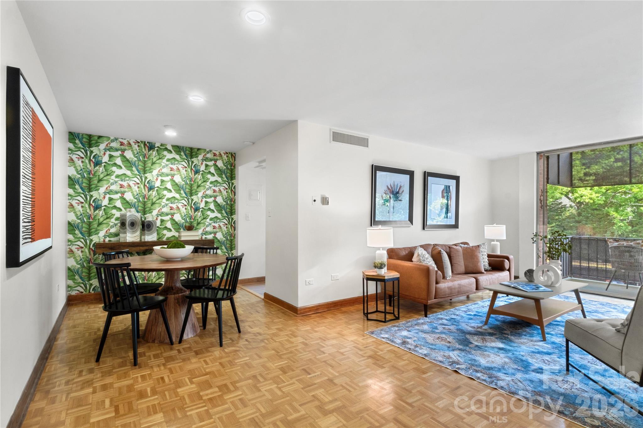 1300 Queens Road 309