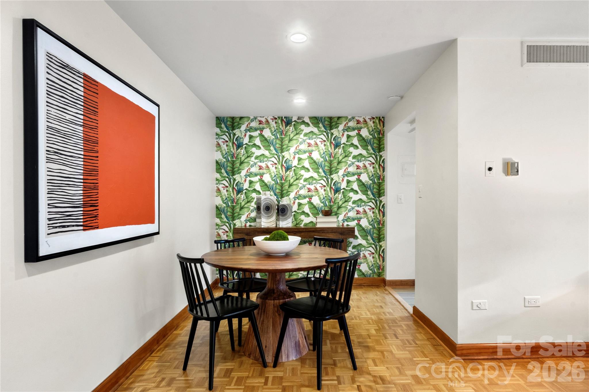 1300 Queens Road 309