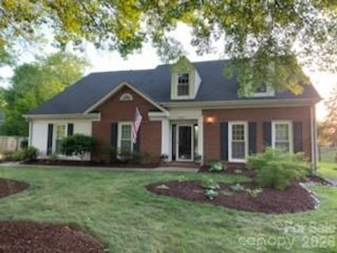 Photo of 5000 Whitwell Court, Charlotte, NC 28226 (MLS # 4359555)