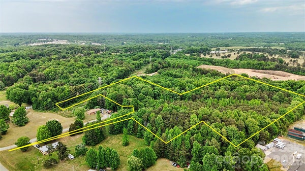 1310 MOUNT OLIVE RD, STATESVILLE, NC 28625 - Image dccda3a234cd55d65320bf737f74ac2d/2433213023