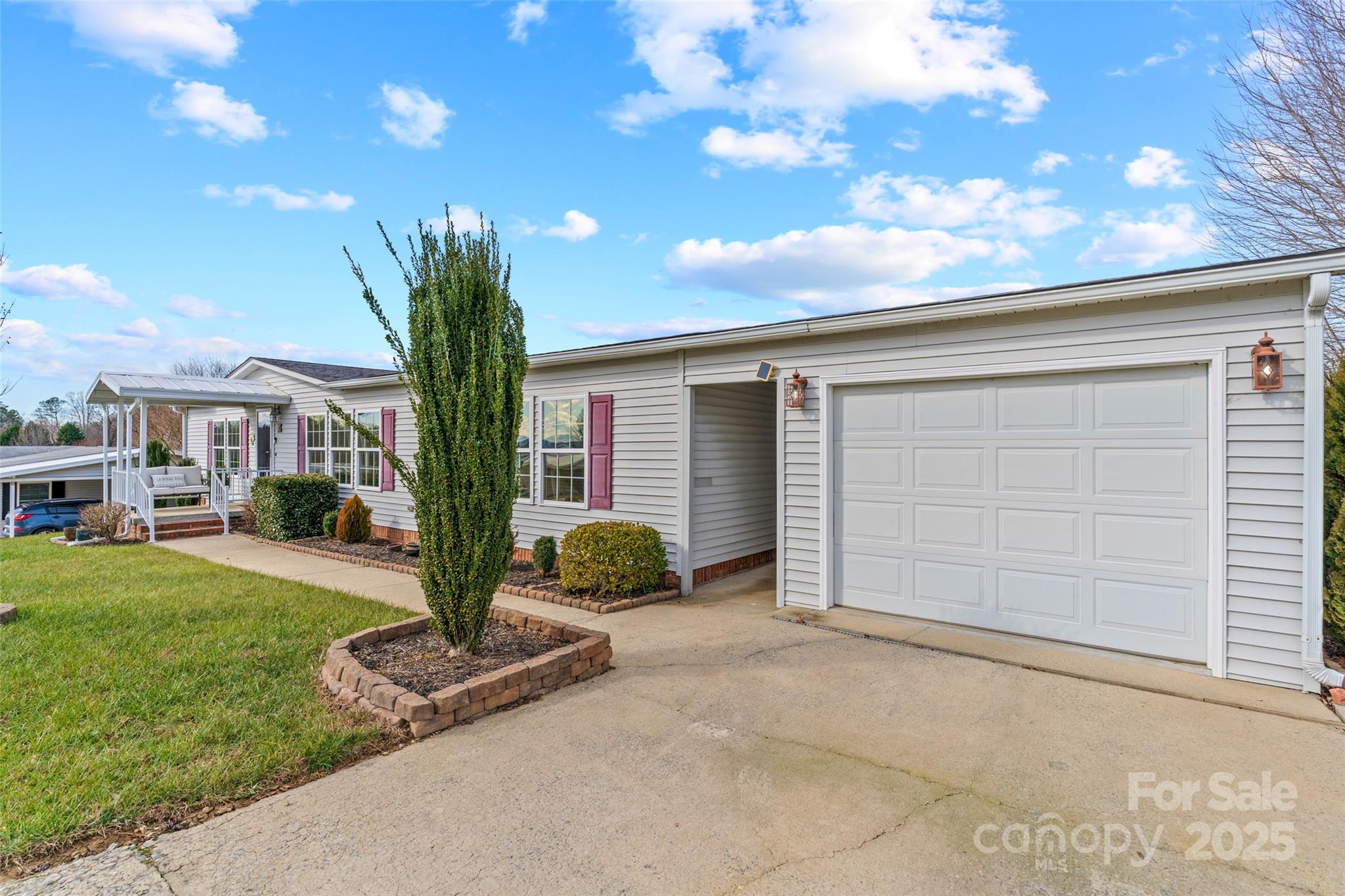 7 N Marjorie Lane