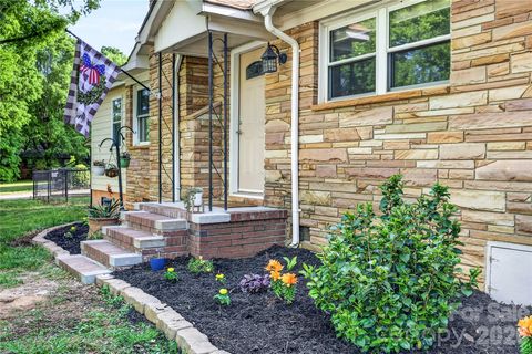 Photo of 991 Shearers Road, Mooresville, NC 28115 (MLS # 4370372)