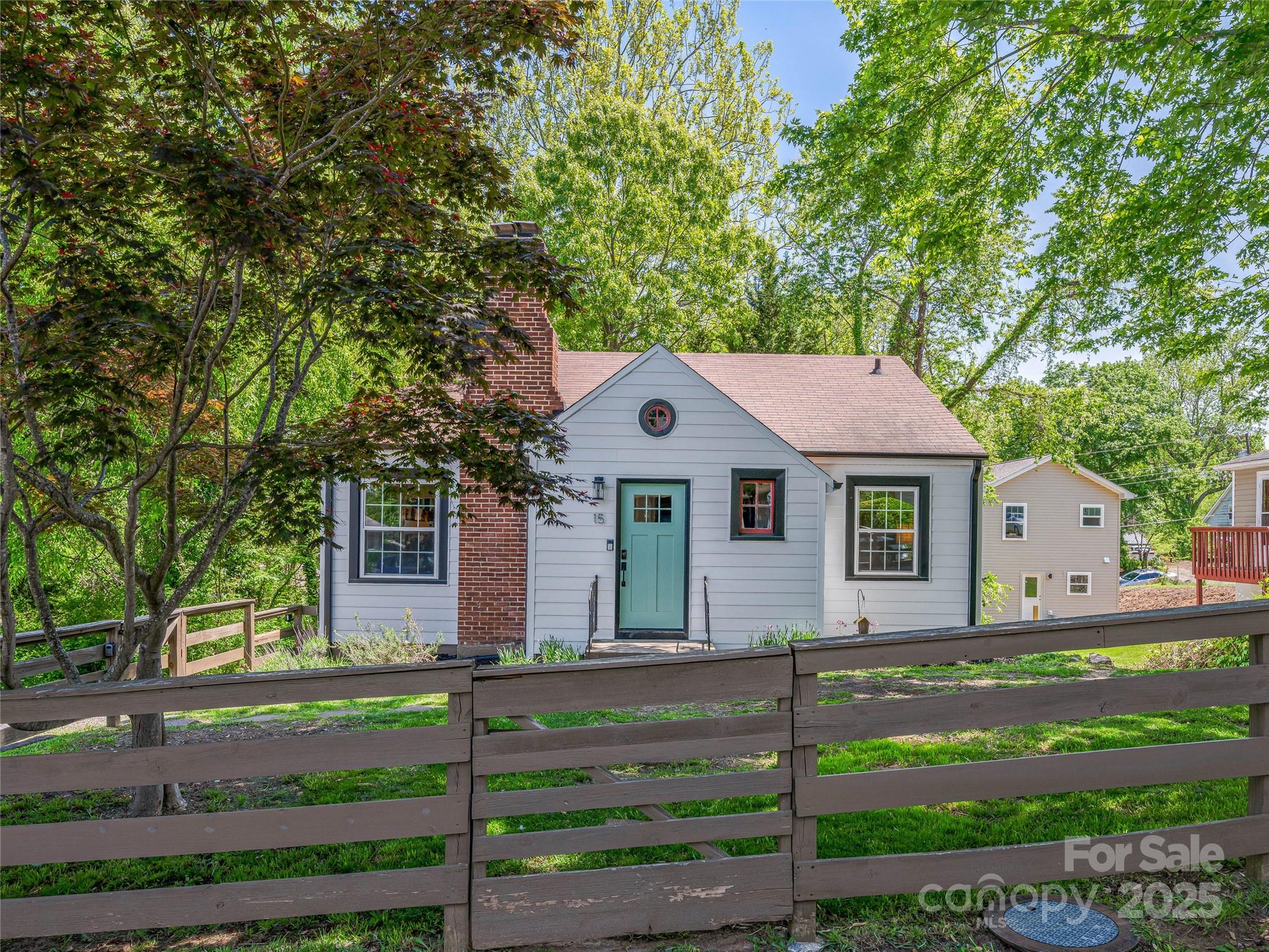 15 Pine Grove Avenue