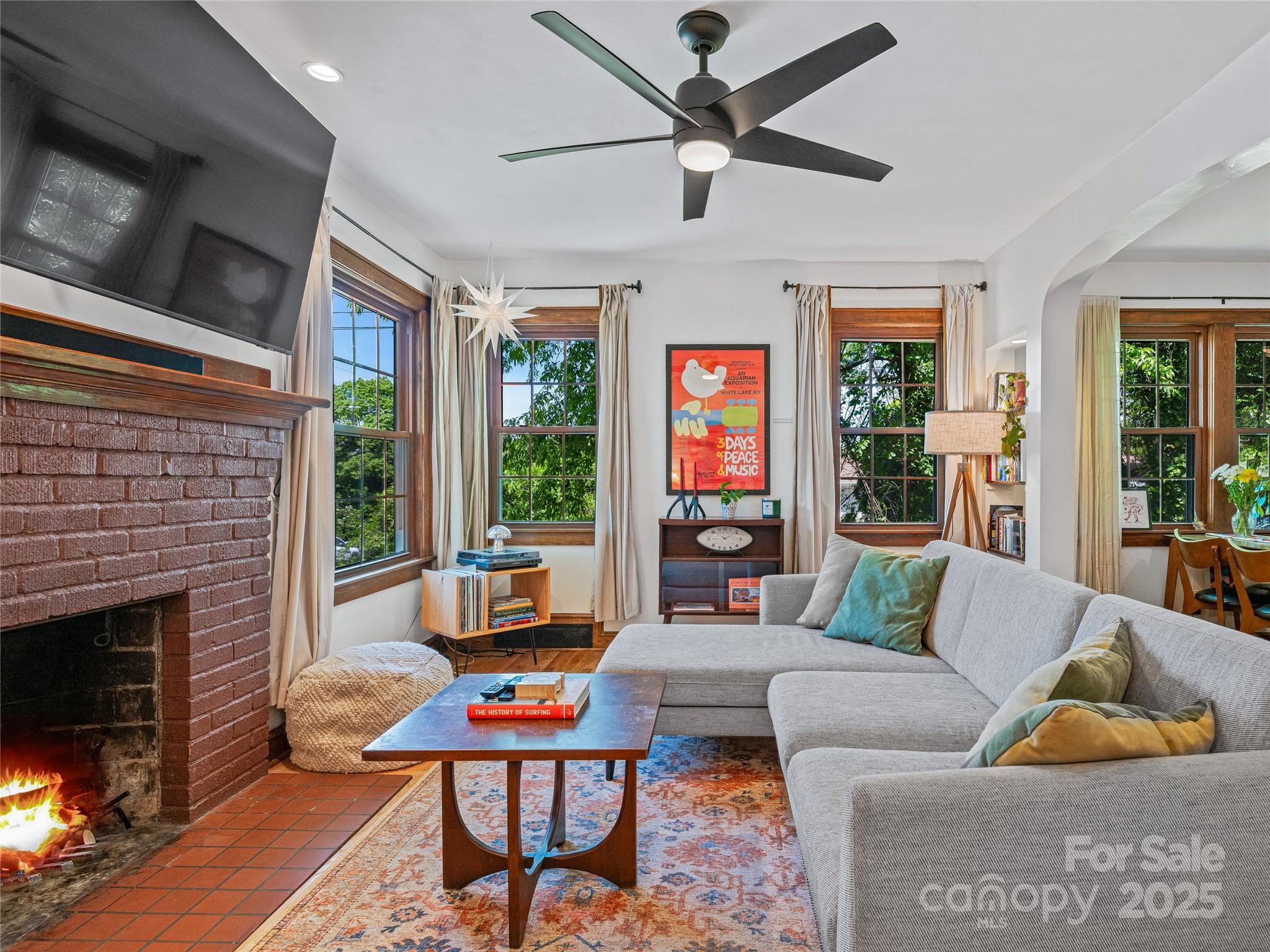 15 Pine Grove Avenue
