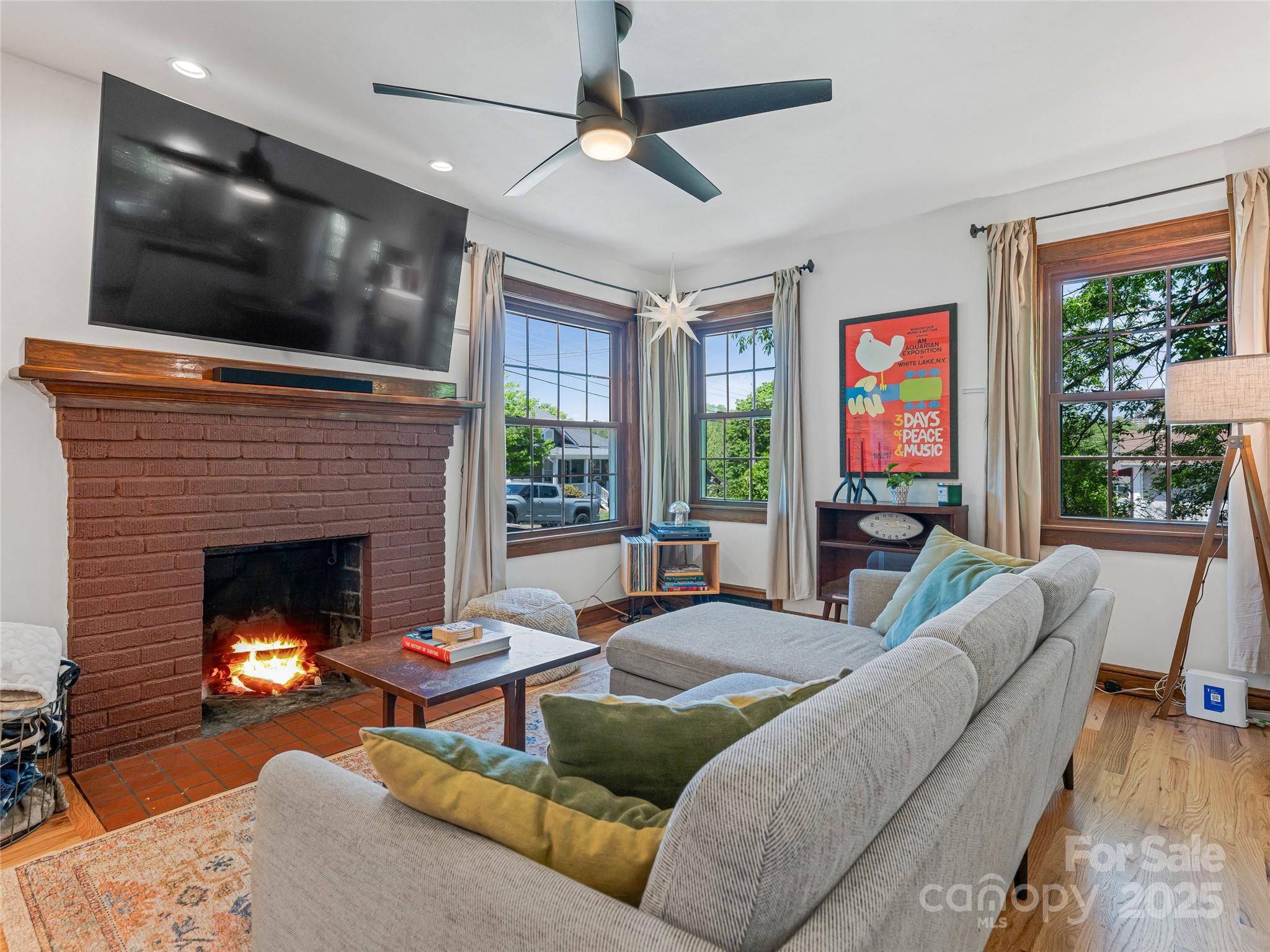 15 Pine Grove Avenue