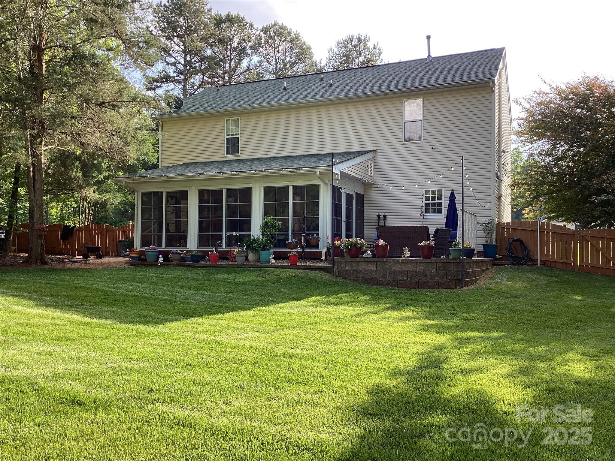 9106 Dogwood Ridge Drive