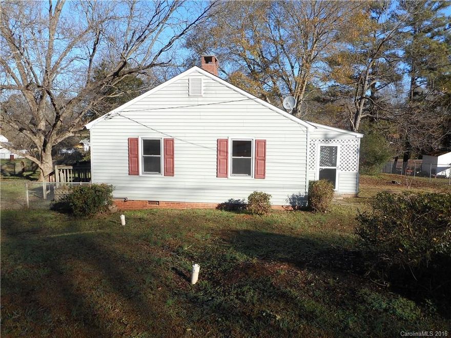Great 2 Bedroom home with possibility for 3rd Bedroom. Major updates including newer Bathroom with ceramic flooring and Shower, Newer Heat and Air,and Roof approximately 5 years. Older insulated windows with storms. Wooden Floors, Ceramic in the Kitchen, Screen Porch and a Fenced Yard. Alot of features for $54,900.