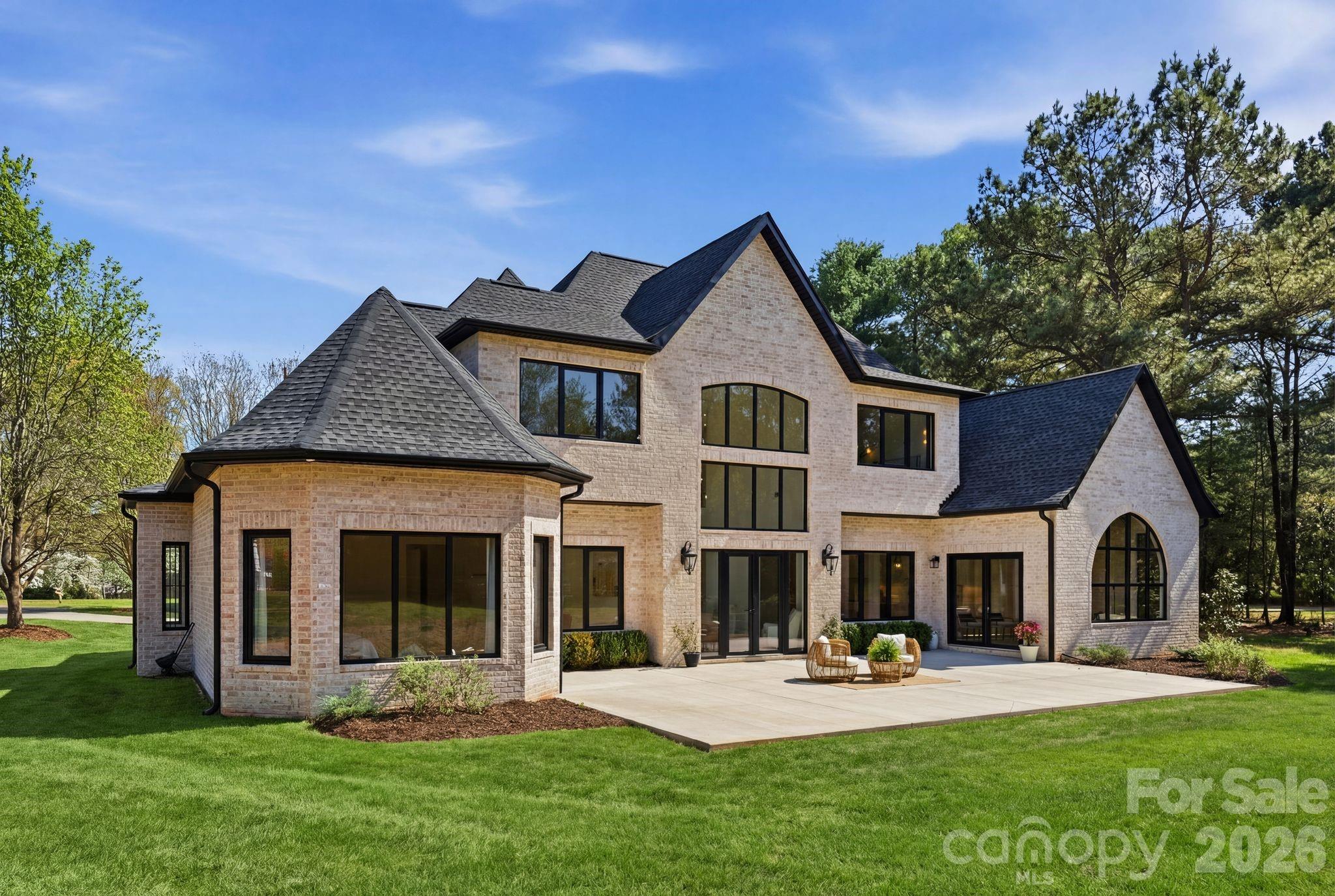 Queens Cove - Residential