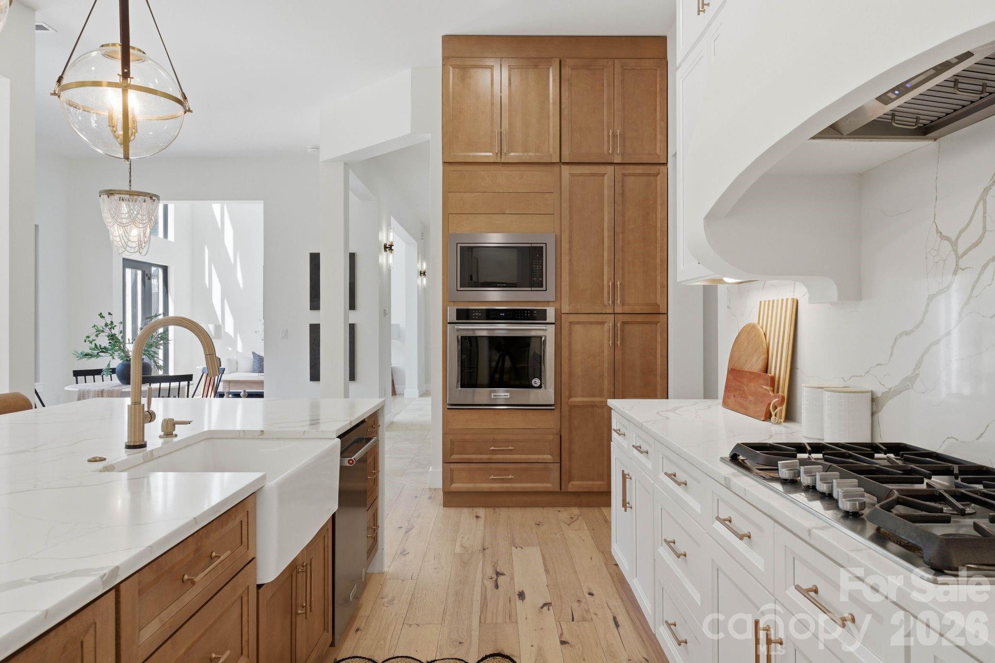 Queens Cove - Residential