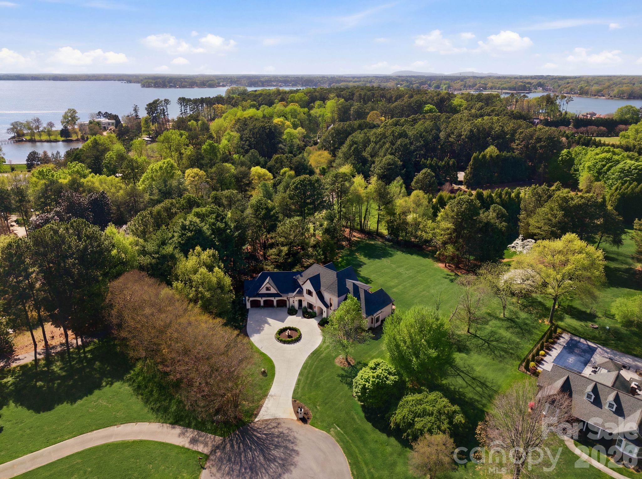 Queens Cove - Residential