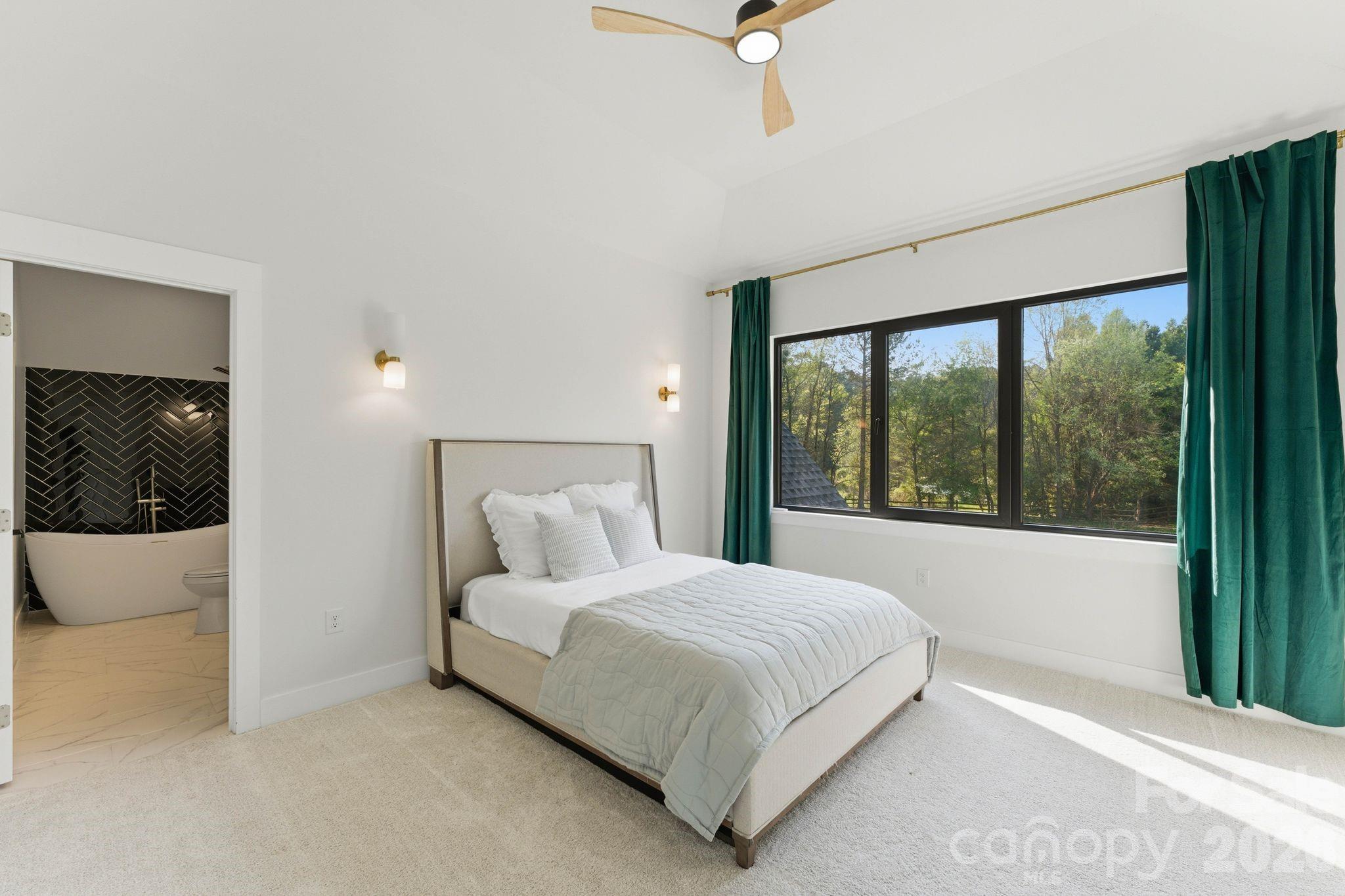 Queens Cove - Residential