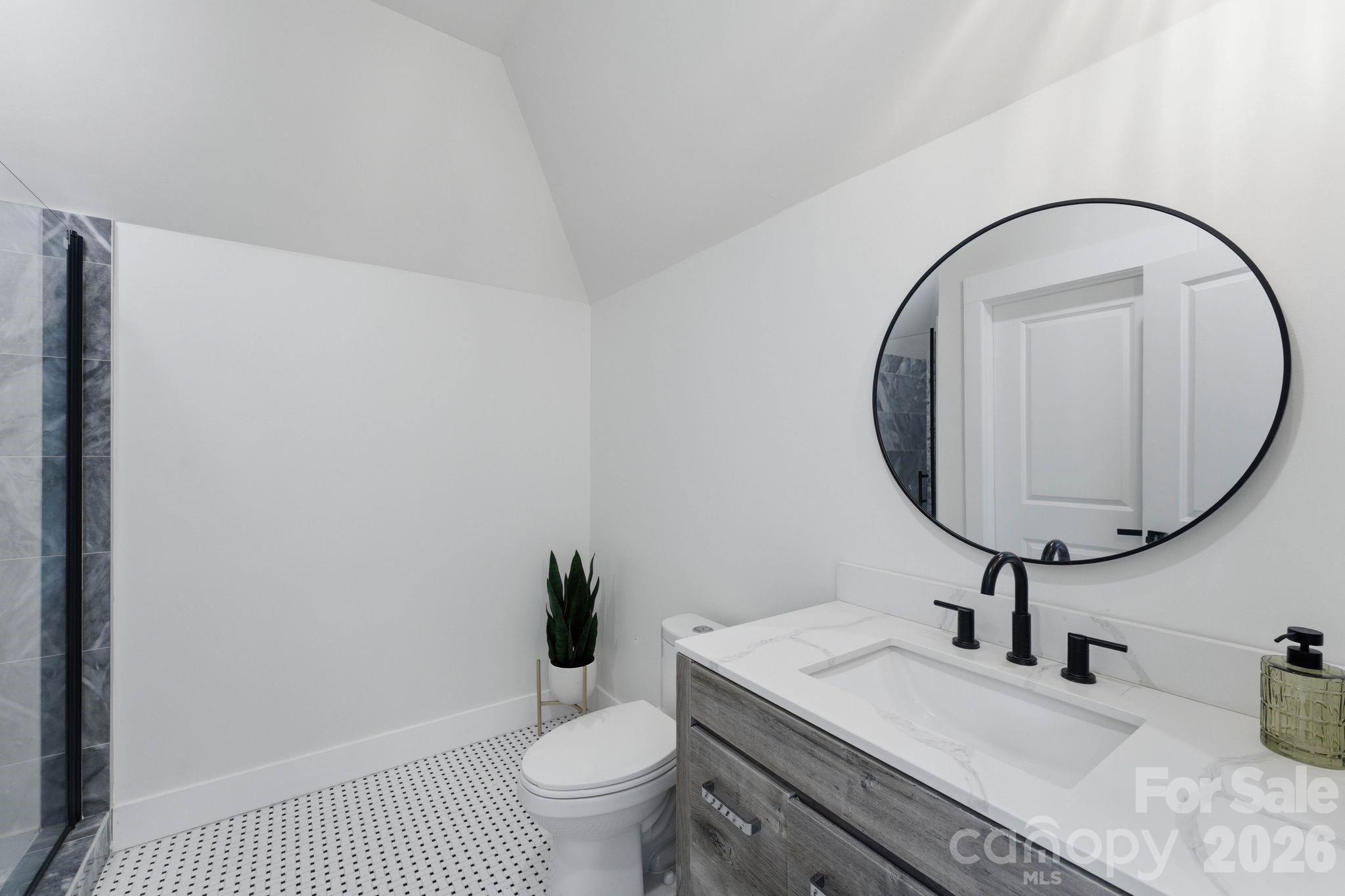 Queens Cove - Residential