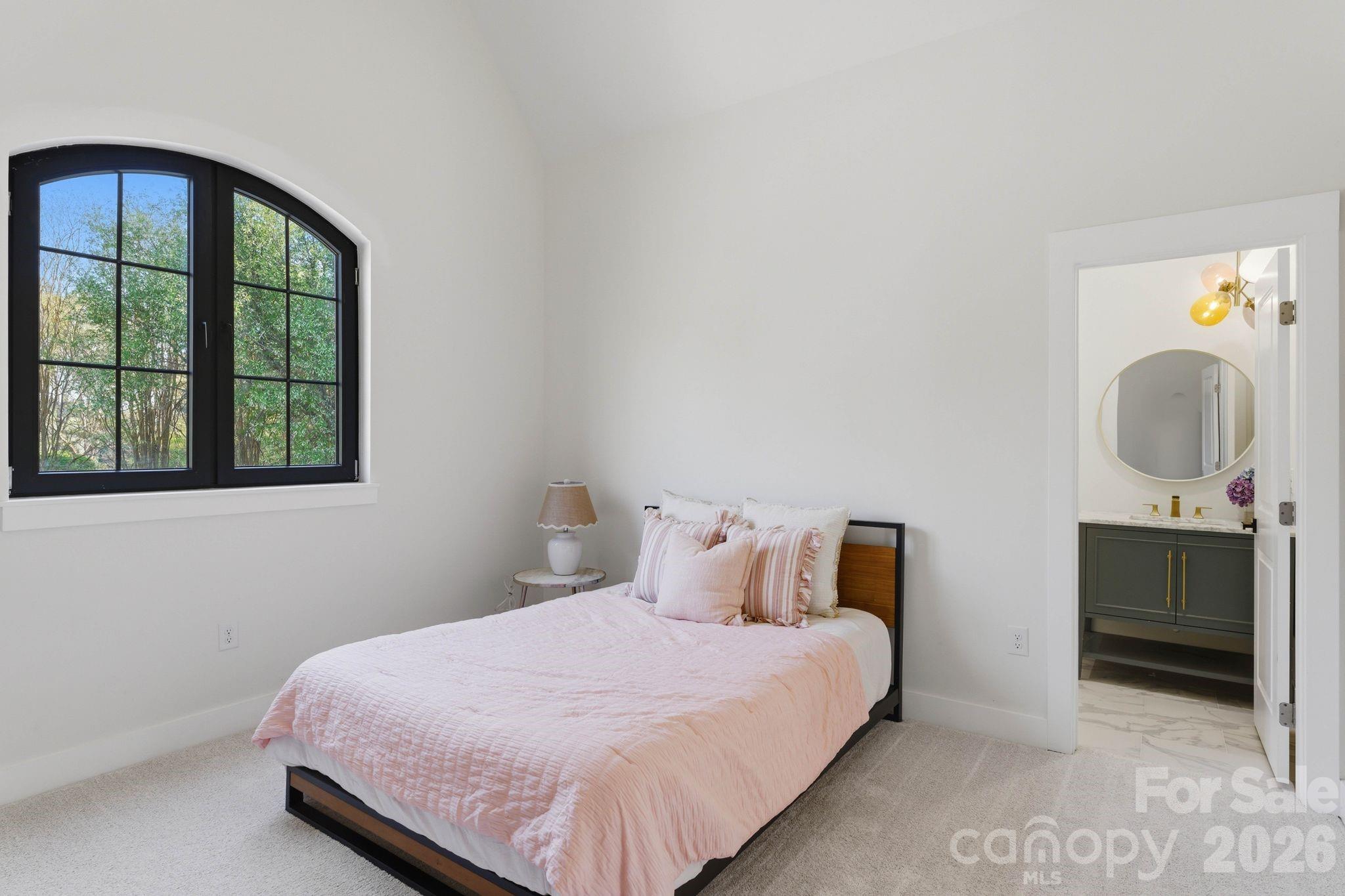 Queens Cove - Residential