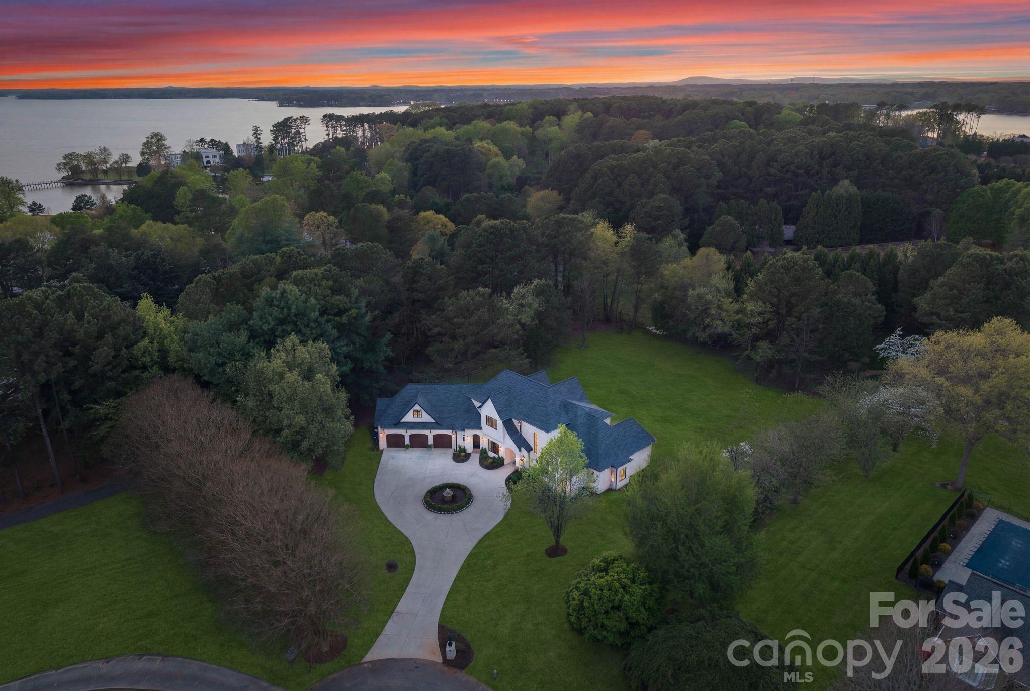 Queens Cove - Residential