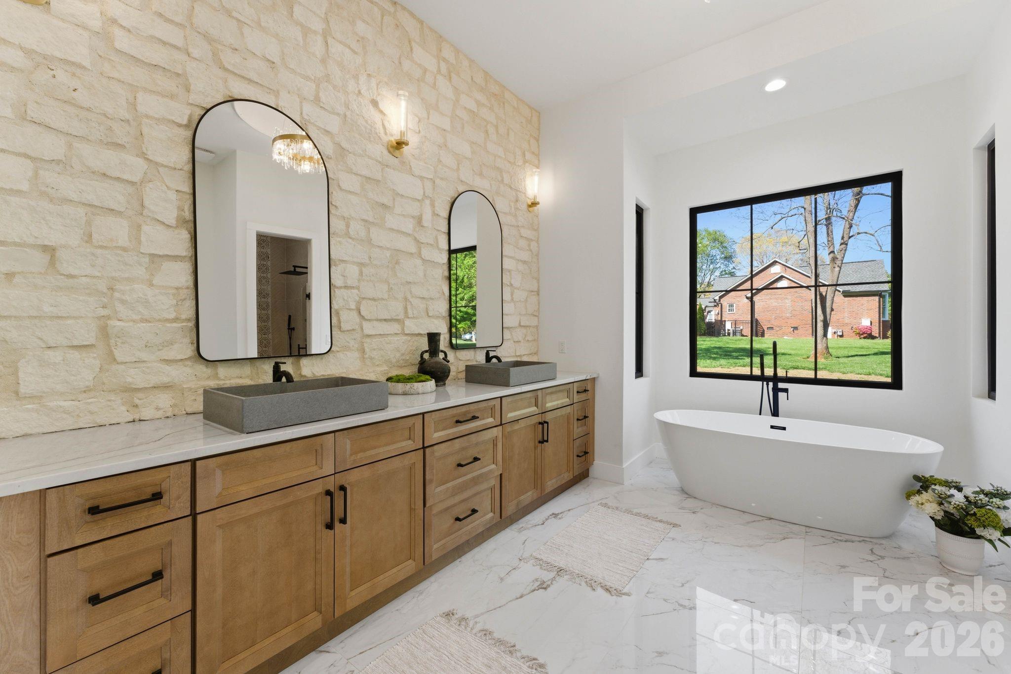 Queens Cove - Residential