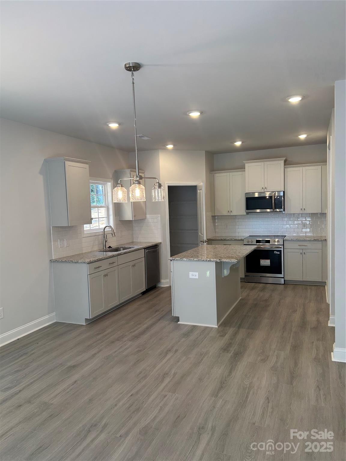 2915 Waterford Lane 33 B