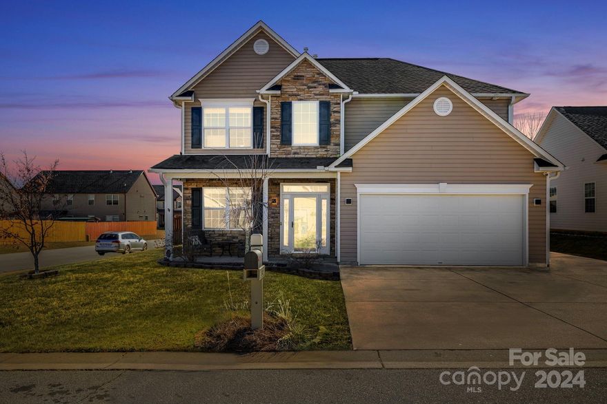 Welcome to your dream home in the highly desirable River Stone neighborhood! This immaculate property features 4 bedrooms and 3 baths, set on a spacious lot. Step inside to discover luxury vinyl plank flooring throughout, providing both style and durability. The backyard is a true haven, complete with a unique "buried" trampoline, relaxing hot tub, and outdoor TV, perfect for entertaining or unwinding after a long day. Situated on a desirable corner lot, this home offers abundant space and curb appeal. The garage is equipped with a mini-split system for year-round comfort. Plus, enjoy the convenience of being within walking distance to the community pool and weekly food trucks. With tons of upgrades throughout (make sure to see the features & inclusions list), this home is a must see to fully appreciate all it has to offer. Don't miss out on the opportunity to make this your own slice of paradise! Check out https://bit.ly/342WSwiftweb to see details and the 3D Matterport tour.