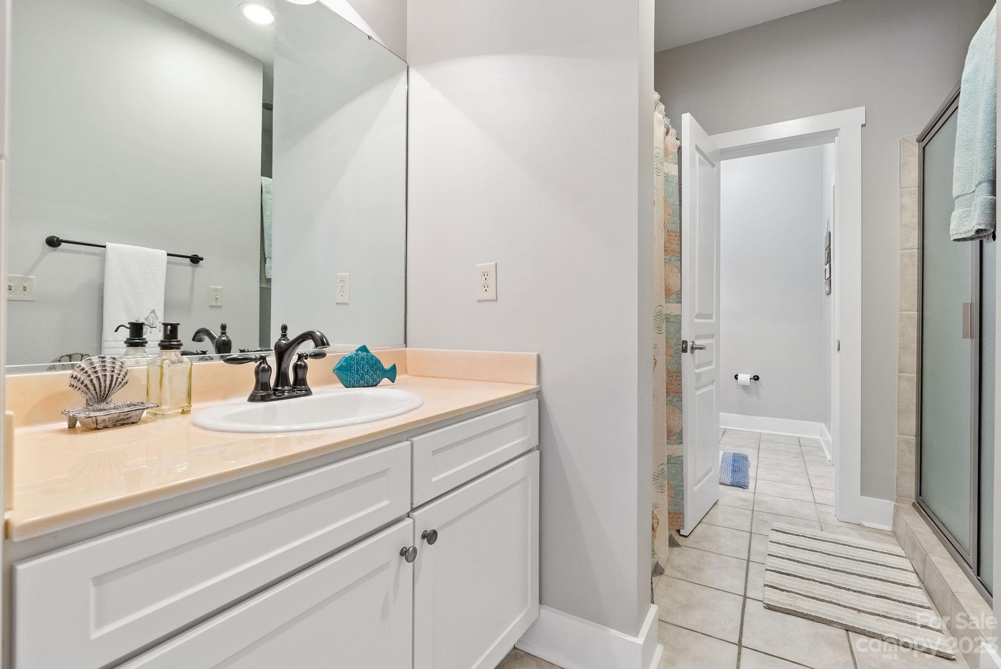 Beaucatcher House - Residential